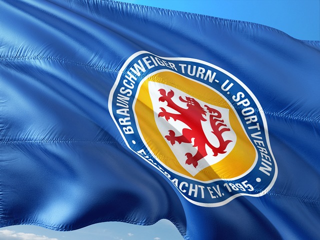 是落后